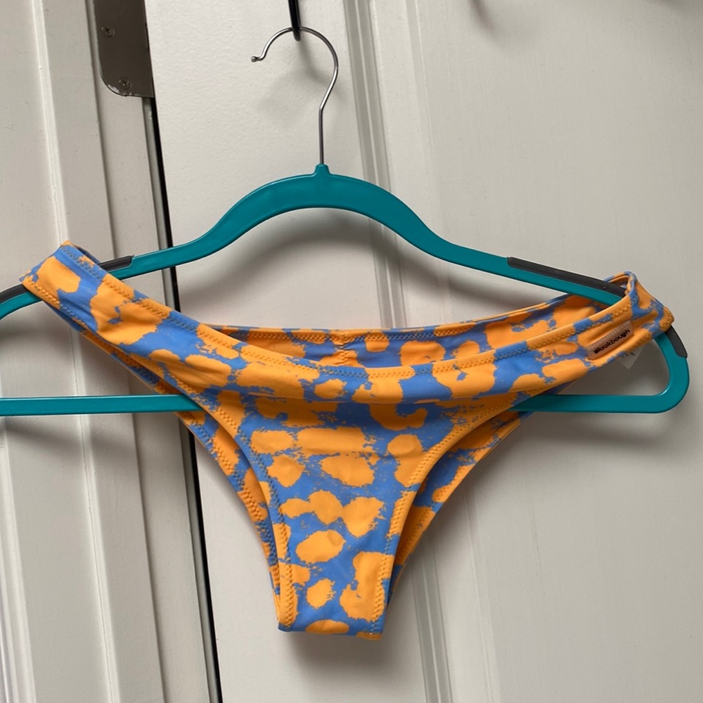 Blackbough Swim- Moderate bottoms in blue splash